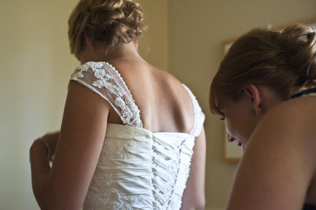 Bride getting ready in Pincourt.